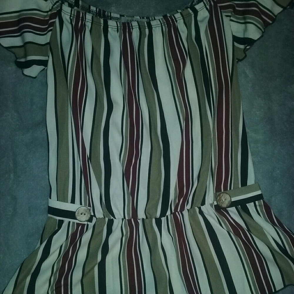 Papaya NWOT Medium Striped Top  EUC